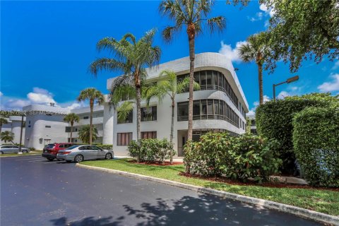 Copropriété à vendre à Hollywood, Floride: 2 chambres, 139.35 m2 № 2042114 - photo 23