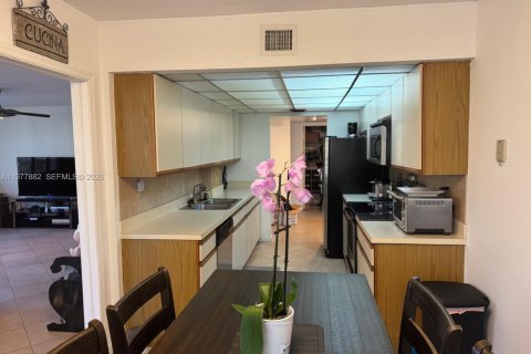 Copropriété à vendre à Hollywood, Floride: 2 chambres, 139.35 m2 № 2042114 - photo 5