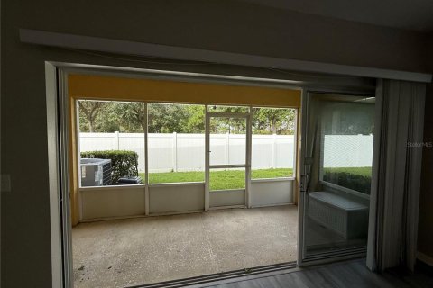 Adosado en alquiler en Tampa, Florida, 3 dormitorios, 130.99 m2 № 1917610 - foto 12