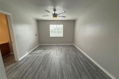 Townhouse in Tampa, Florida 3 bedrooms, 130.99 sq.m. № 1917610 - photo 24