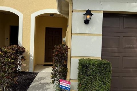 Adosado en alquiler en Tampa, Florida, 3 dormitorios, 130.99 m2 № 1917610 - foto 2
