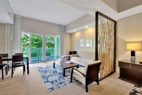 Condo in Doral, Florida, 1 bedroom  № 2014238 - photo 6