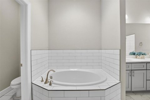 Купить таунхаус в Тарпон-Спрингс, Флорида 4 комнаты, 207.17м2, № 2220879 - фото 28