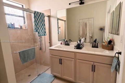 House in Homestead, Florida 4 bedrooms, 155.89 sq.m. № 2013110 - photo 11