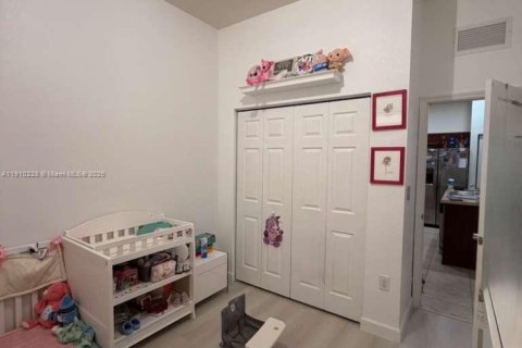 House in Homestead, Florida 4 bedrooms, 155.89 sq.m. № 2013110 - photo 21