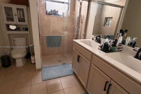 House in Homestead, Florida 4 bedrooms, 155.89 sq.m. № 2013110 - photo 4