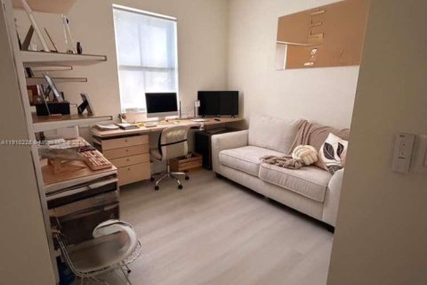 House in Homestead, Florida 4 bedrooms, 155.89 sq.m. № 2013110 - photo 25