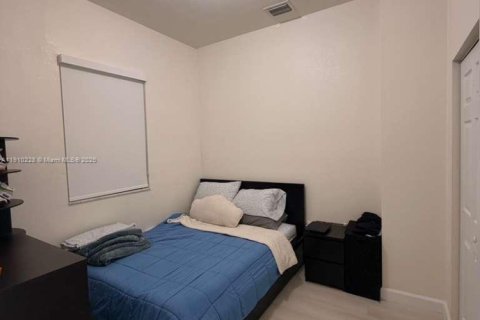 House in Homestead, Florida 4 bedrooms, 155.89 sq.m. № 2013110 - photo 18