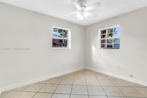 Снять в аренду виллу или дом в Холливуд, Флорида 3 спальни, 127.46м2, № 2033307 - фото 12