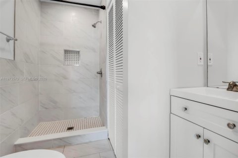 Снять в аренду виллу или дом в Холливуд, Флорида 3 спальни, 127.46м2, № 2033307 - фото 13