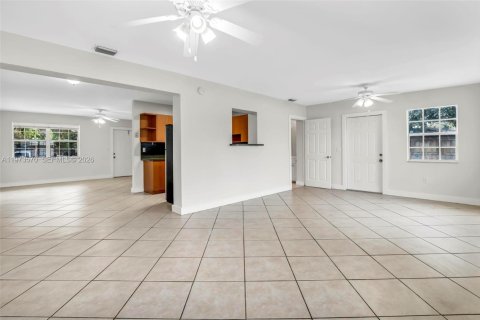 Снять в аренду виллу или дом в Холливуд, Флорида 3 спальни, 127.46м2, № 2033307 - фото 8
