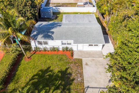 Снять в аренду виллу или дом в Холливуд, Флорида 3 спальни, 127.46м2, № 2033307 - фото 30