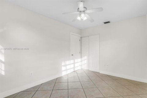 Снять в аренду виллу или дом в Холливуд, Флорида 3 спальни, 127.46м2, № 2033307 - фото 15