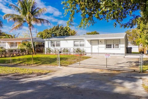 Снять в аренду виллу или дом в Холливуд, Флорида 3 спальни, 127.46м2, № 2033307 - фото 28