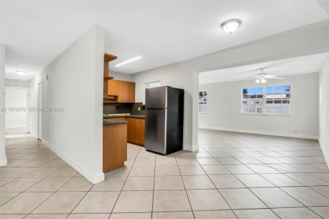 Снять в аренду виллу или дом в Холливуд, Флорида 3 спальни, 127.46м2, № 2033307 - фото 4