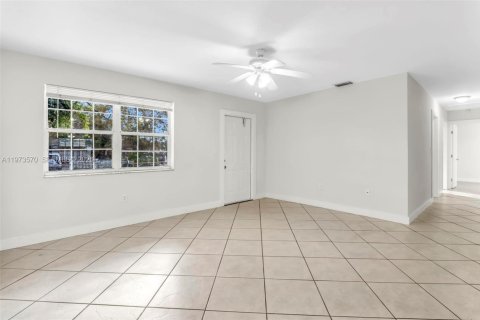 Снять в аренду виллу или дом в Холливуд, Флорида 3 спальни, 127.46м2, № 2033307 - фото 20