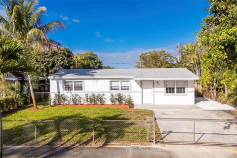 Снять в аренду виллу или дом в Холливуд, Флорида 3 спальни, 127.46м2, № 2033307 - фото 27