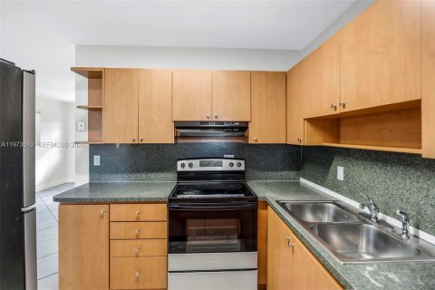 Снять в аренду виллу или дом в Холливуд, Флорида 3 спальни, 127.46м2, № 2033307 - фото 6