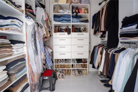 Condo in Aventura, Florida, 3 bedrooms  № 2011369 - photo 20