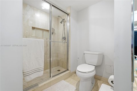 Condo in Aventura, Florida, 3 bedrooms  № 2011369 - photo 18