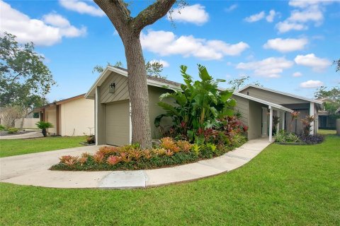 House in Winter Springs, Florida 2 bedrooms, 116.22 sq.m. № 1717945 - photo 2