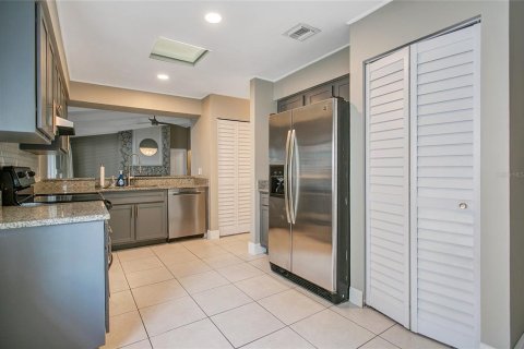 House in Winter Springs, Florida 2 bedrooms, 116.22 sq.m. № 1717945 - photo 10