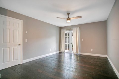 House in Winter Springs, Florida 2 bedrooms, 116.22 sq.m. № 1717945 - photo 12
