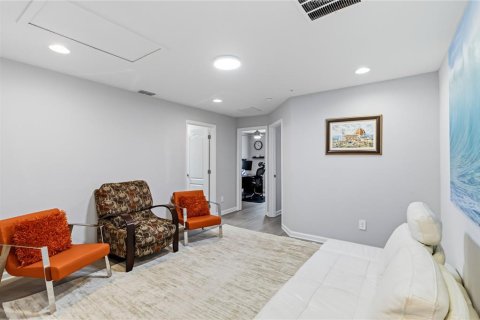 Townhouse in TOWNS AT LAKE MONROE COMMONS in Sanford, Florida 3 bedrooms, 147.44 sq.m. № 2400134 - photo 14
