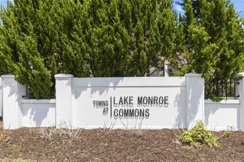 Townhouse in TOWNS AT LAKE MONROE COMMONS in Sanford, Florida 3 bedrooms, 147.44 sq.m. № 2400134 - photo 27