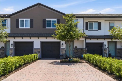 Townhouse in TOWNS AT LAKE MONROE COMMONS in Sanford, Florida 3 bedrooms, 147.44 sq.m. № 2400134