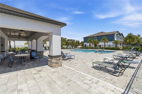 Townhouse in TOWNS AT LAKE MONROE COMMONS in Sanford, Florida 3 bedrooms, 147.44 sq.m. № 2400134 - photo 29