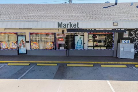 Immobilier commercial à vendre à Miami, Floride № 1930582 - photo 12