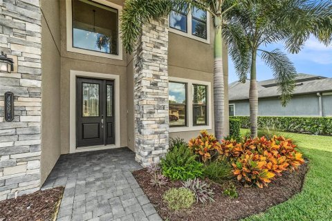 House in Land O' Lakes, Florida 4 bedrooms, 388.15 sq.m. № 1856567 - photo 8