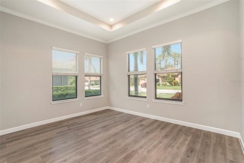 House in Land O' Lakes, Florida 4 bedrooms, 388.15 sq.m. № 1856567 - photo 15
