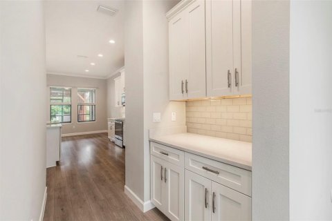 House in Land O' Lakes, Florida 4 bedrooms, 388.15 sq.m. № 1856567 - photo 17