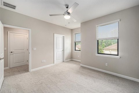 House in Land O' Lakes, Florida 4 bedrooms, 388.15 sq.m. № 1856567 - photo 27