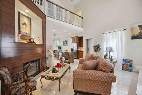 House in Sarasota, Florida 4 bedrooms, 192.77 sq.m. № 2218395 - photo 3