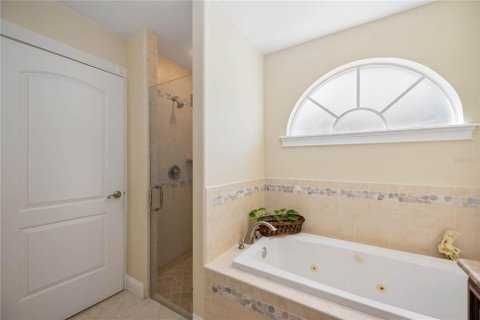 House in Sarasota, Florida 4 bedrooms, 192.77 sq.m. № 2218395 - photo 27