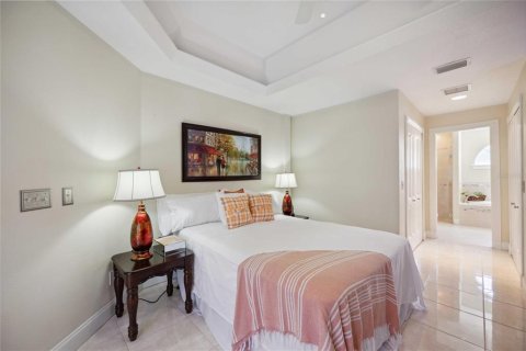 House in Sarasota, Florida 4 bedrooms, 192.77 sq.m. № 2218395 - photo 17