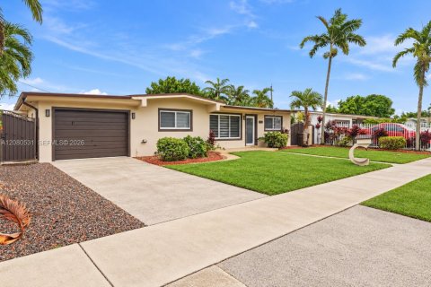 Villa ou maison à Hialeah, Floride 3 chambres, 110.65 m2 № 2338630
