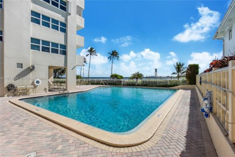 Copropriété à vendre à Fort Lauderdale, Floride: 1 chambre, 83.61 m2 № 2036449 - photo 29
