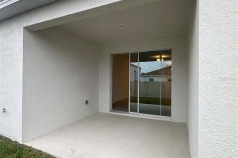 Villa ou maison à louer à Eagle Lake, Floride: 4 chambres, 199.74 m2 № 2106214 - photo 5
