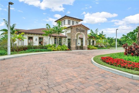 Casa en venta en Homestead, Florida, 5 dormitorios, 231.51 m2 № 2062811 - foto 18