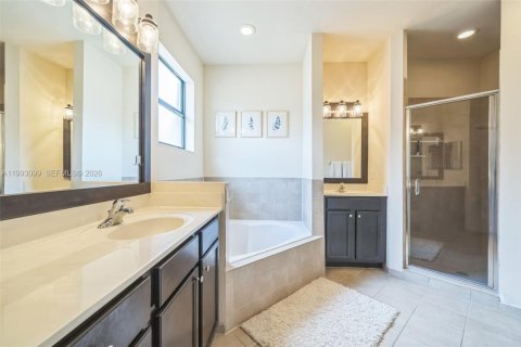 Casa en venta en Homestead, Florida, 5 dormitorios, 231.51 m2 № 2062811 - foto 13