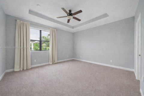 Casa en venta en Homestead, Florida, 5 dormitorios, 231.51 m2 № 2062811 - foto 11