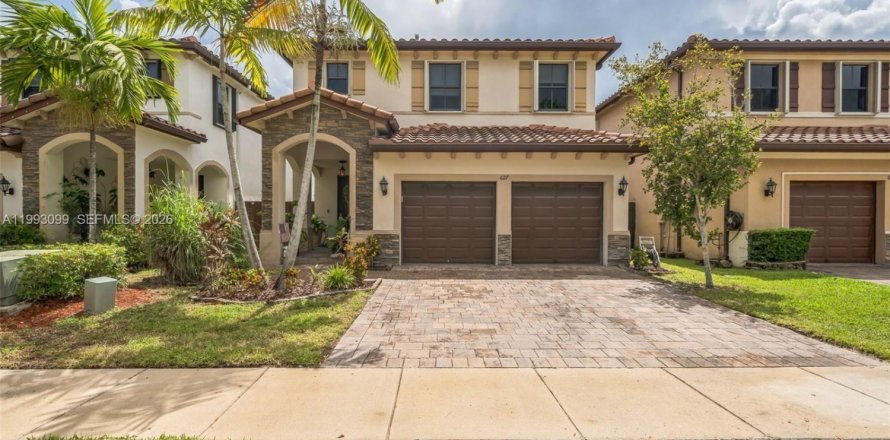 Casa en Homestead, Florida 5 dormitorios, 231.51 m2 № 2062811