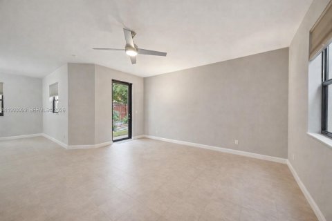 Casa en venta en Homestead, Florida, 5 dormitorios, 231.51 m2 № 2062811 - foto 5