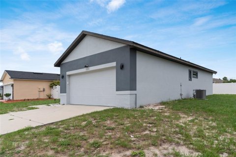 House in Poinciana, Florida 3 bedrooms, 120.4 sq.m. № 1687108 - photo 28