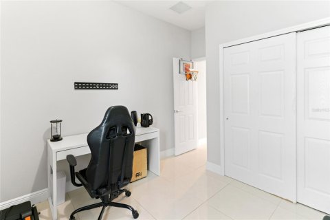 House in Poinciana, Florida 3 bedrooms, 120.4 sq.m. № 1687108 - photo 23