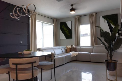 House in Poinciana, Florida 3 bedrooms, 120.4 sq.m. № 1687108 - photo 9